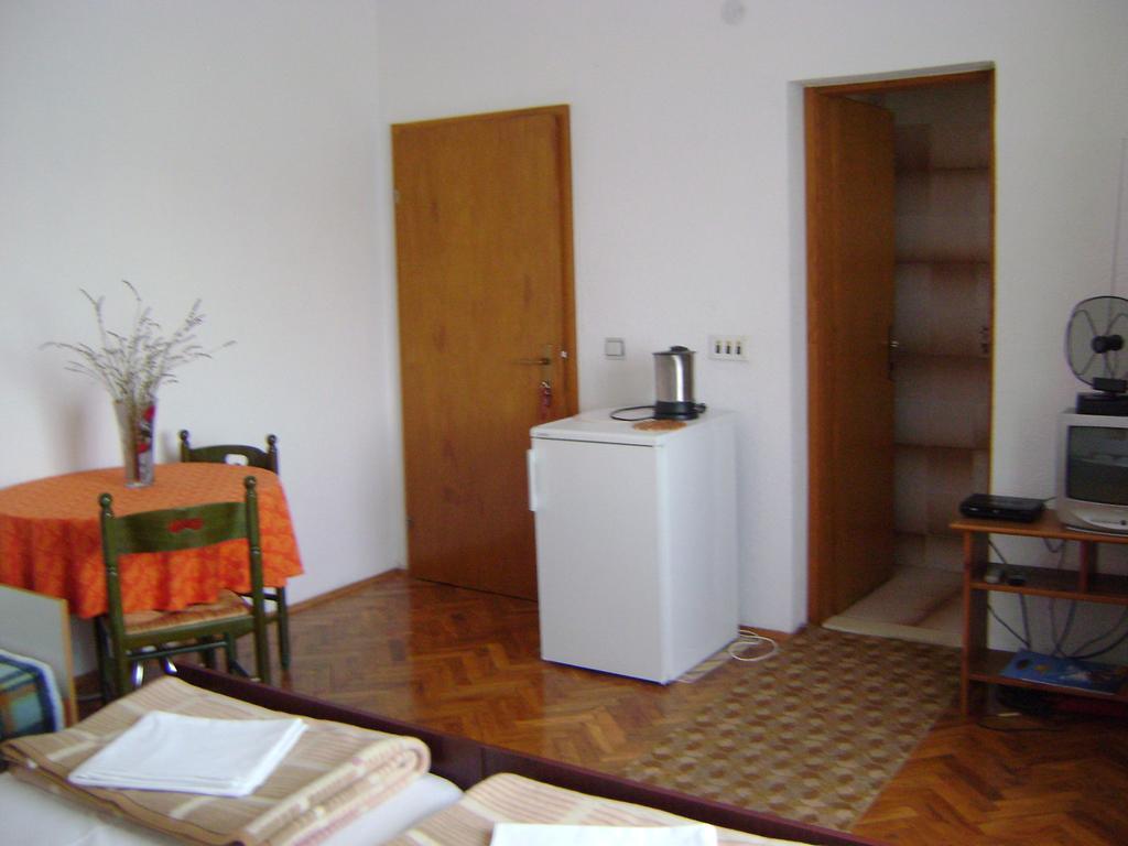 Apartments Radulovic Biograd Na Moru Phòng bức ảnh